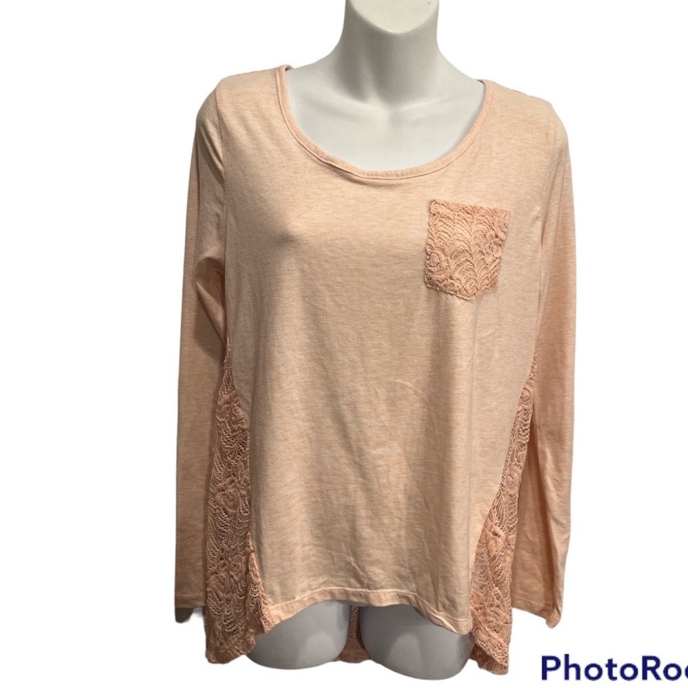 Rue21 Peach and Lace Top. Size Large